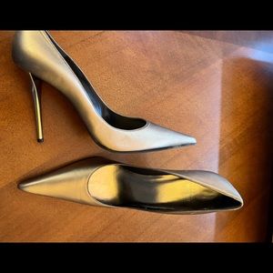 Stuart Weizman gold stilettos
